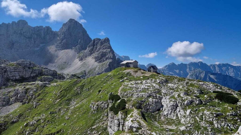 Pogačnikov dom na Kriških podih